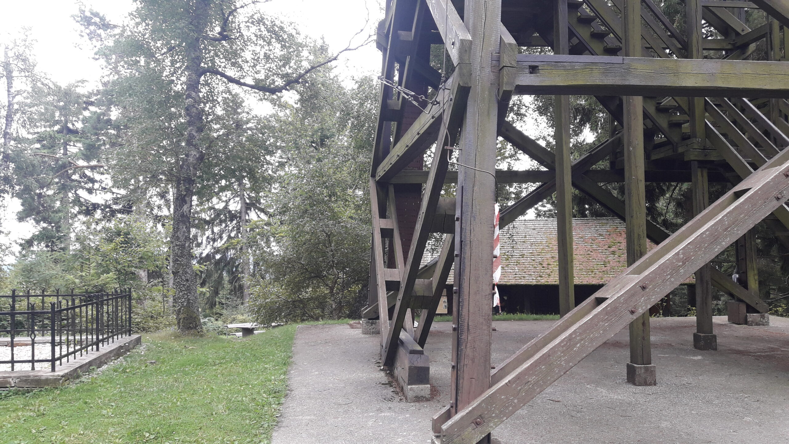 Aussichtswarte am Hutwisch Aussichtswarte am Hutwisch
